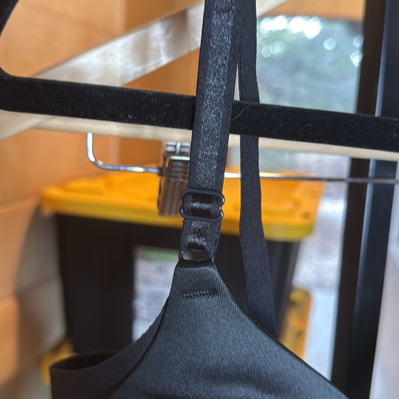 NWT Warner's Simply Perfect Underarm Smoothing Seamless Wireless Bra Black 36B - Picture 8 of 10